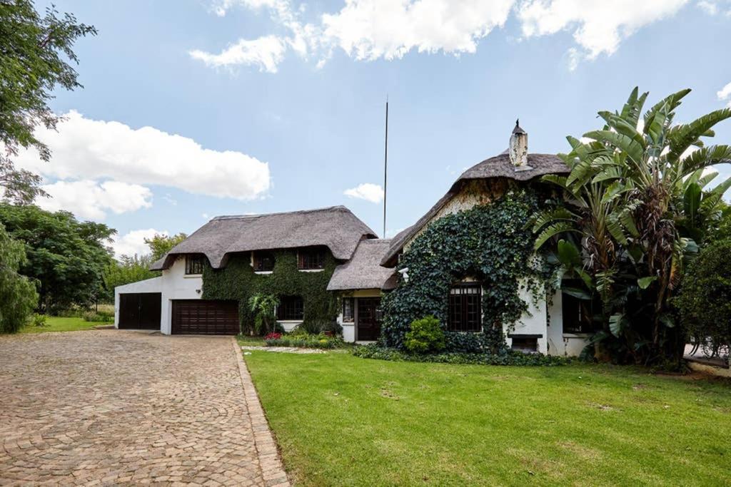 41 Ridge- Self Catering Cottages Midrand Exterior photo